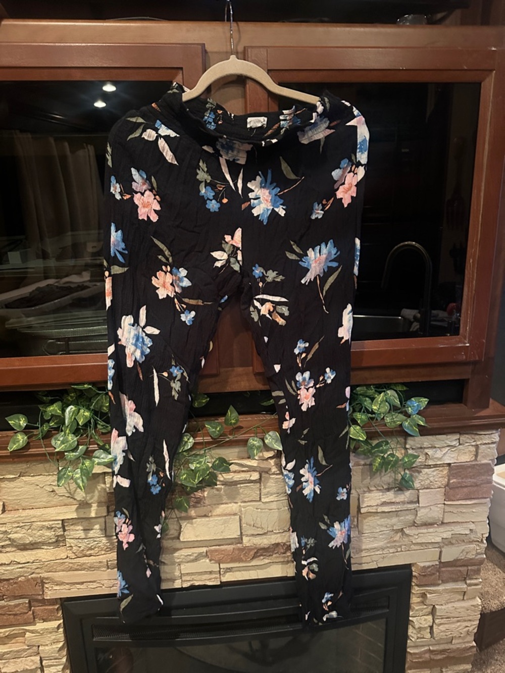 O'Neill Black Floral Skinny Pants